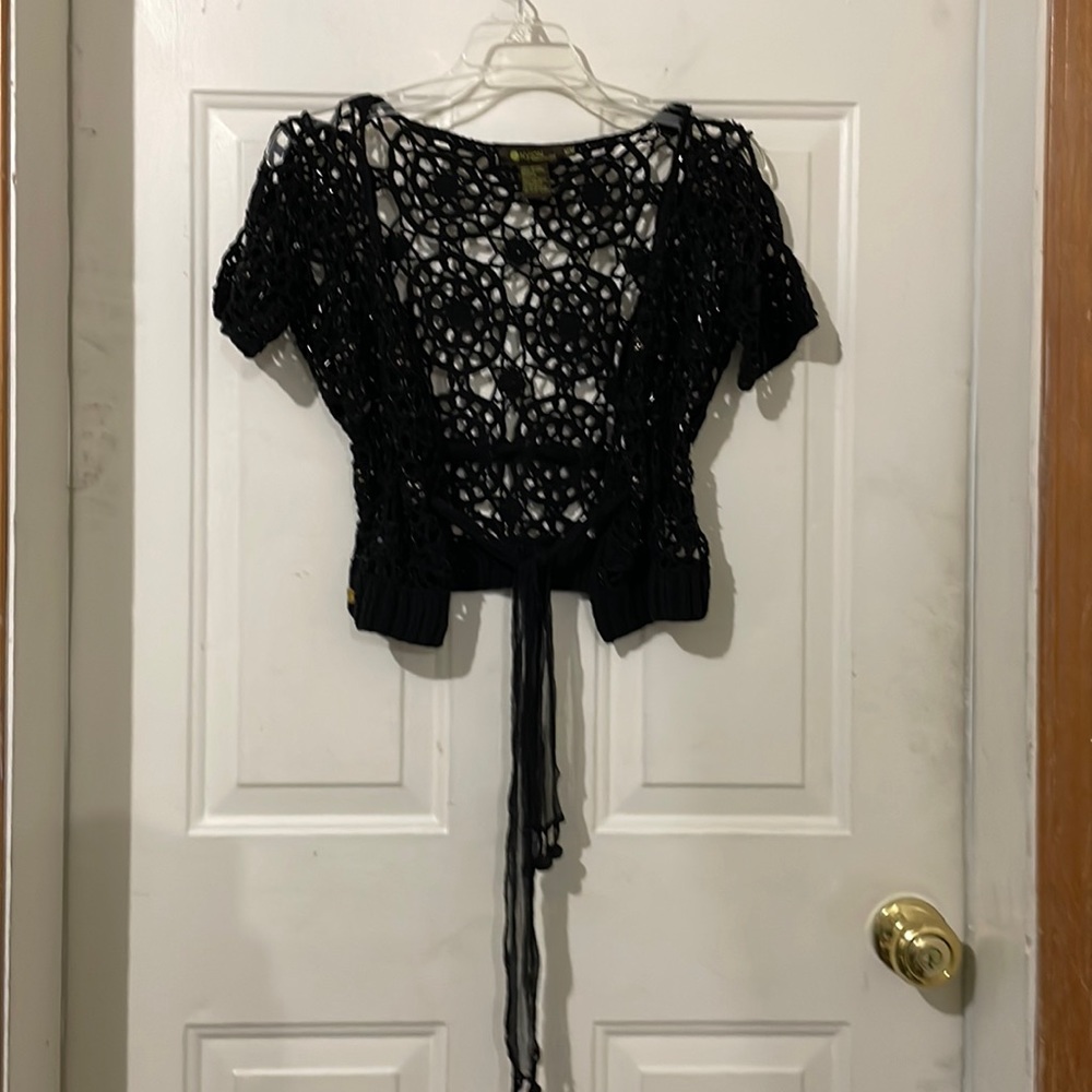 Adorable cropped crocheted tie front sweater. Beaded, Nylon, M.